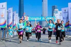 1500名海内外选手“登顶”广州塔图片