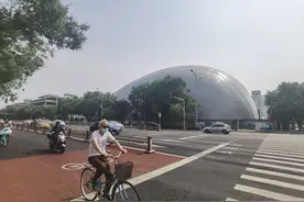 全国首例！西城新兴盛危改项目用上双基坑气膜施工图片