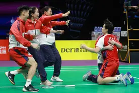 国羽女队第16次夺得尤伯杯冠军图片