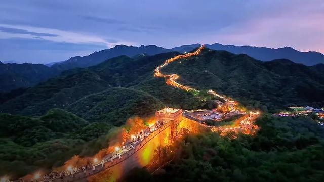 北京六里桥前往慕田峪长城、雁栖湖等方向旅游班线暂停运营