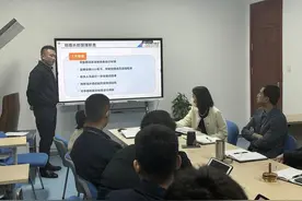 南航新疆分公司飞行部开展班组先进管理经验交流会图片