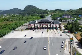 丹寨：五一高速车流如织 交通部门全力应对保畅图片