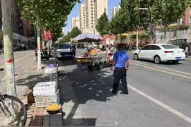 城管服务性执法，守护城市“烟火气”图片