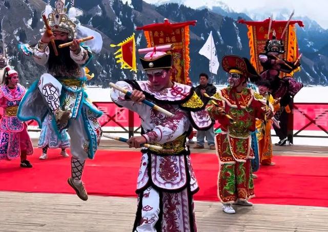 文化润疆暖瑶池！潮汕英歌闹元宵~