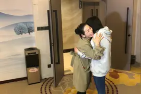 西安一女子7岁女儿被好友拐卖，17年后母女终团圆图片