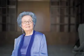 纪念“诗词的女儿”叶嘉莹：莲花纵谢 莲心永存图片