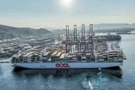 希腊比雷埃夫斯港十年巨变：从无名小港到地中海第一大港图片