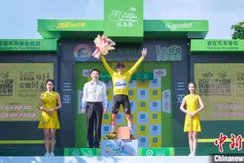 2023环海南岛国际公路自行车赛落幕 47岁老将获得总冠军图片