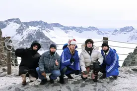 “仨兄弟”又加“咱哥俩”，韩东君张云龙惊喜现身《我们仨》图片