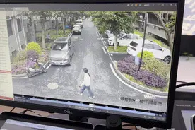 杭州妈妈接娃放学，突然拽着孩子就跑！网友：上了生动一课！图片