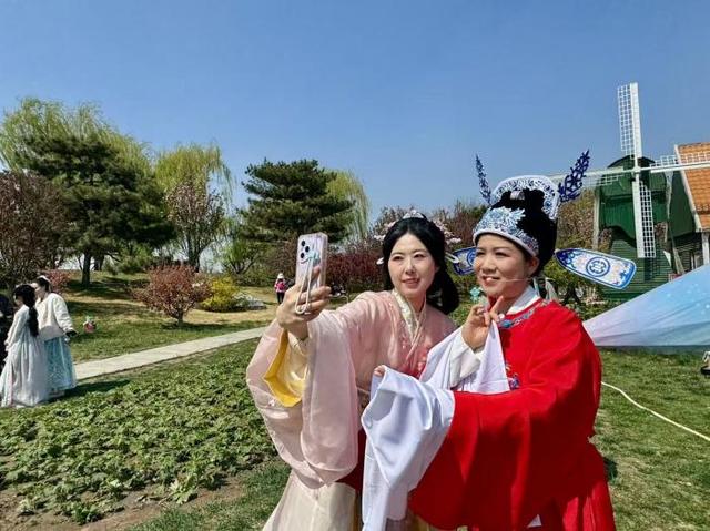 视点｜北京花朝汉服节启幕，沉浸式体验千年花朝盛景