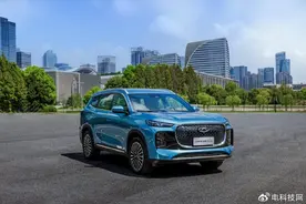 10万元入门级SUV，从纯参数角度来看，选吉利博越L还是瑞虎8Plus?图片