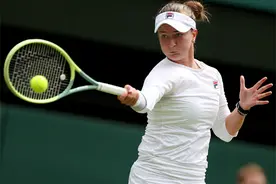 又一段“黑马传奇”！克雷吉茨科娃首夺温网女单冠军图片