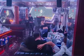 KTV内，多人当场被抓！图片