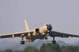 隔屏紧张！轰6K飞行员考核，遭遇一连串“灵魂拷问”图片