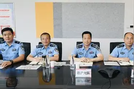 交警热线|去奥体中心看演唱会咋停车、地铁口“黑摩的”聚集怎么办……  西安公安港浐、高新交警对这些问题都有回应图片