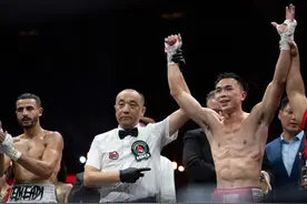 徐灿首次卫冕IBO超羽量级国际金腰带图片