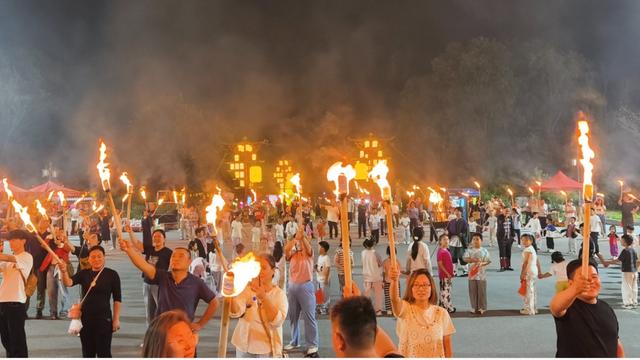 火舞黄河迎国庆，滨州楼畔点燃“不夜天”