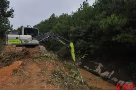 汨罗大荆清淤修渠止漏保水抗旱图片