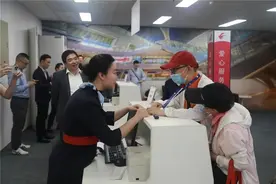 从值机到云端 东航为“星星”点亮全流程温暖航线图片