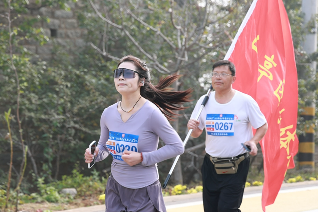 “好运山东”2025年徒步齐鲁（枣庄站）燃动翼云湖畔