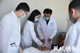 老人擦伤脚踝竟躺进了医院，医生：这种病千万别拖图片