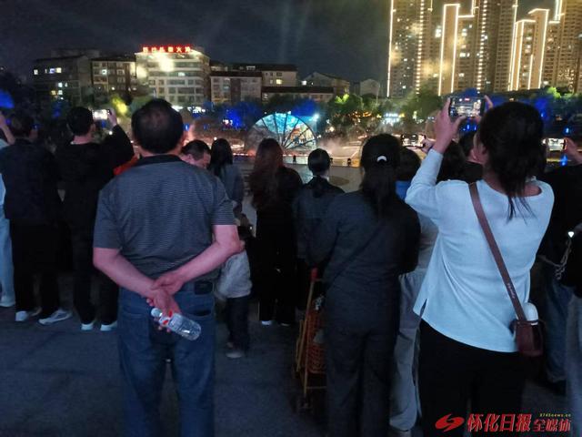 世界那么大 好想去怀化 | 鹤鸣洲夜色璀璨 市民乐享文旅盛宴