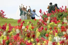 五一假期首日 浙江各地游人如织图片