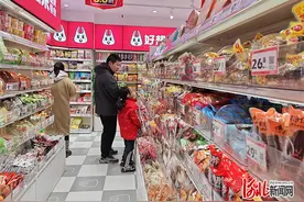 当量贩零食店开到家门口图片