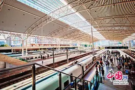 653公里环岛高铁“金线”绘就海岛发展新篇图片