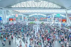 中国铁路客运量首破40亿人次，创历史新纪录图片
