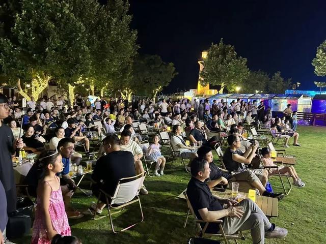 宝山夜生活新地标，晚7点起嗨到爆！