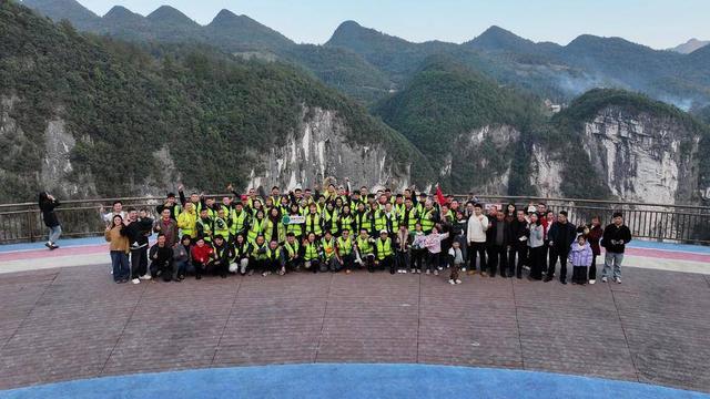 百辆车300余人打卡鹤峰 美景美食民俗一站式解锁