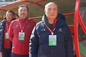 女超首战失利 老帅殷铁生对山东女足未来有信心图片