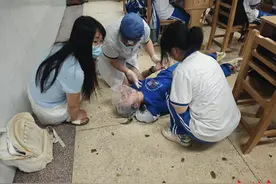 突发晕厥倒地 医生竟给她头部套上塑料袋……图片