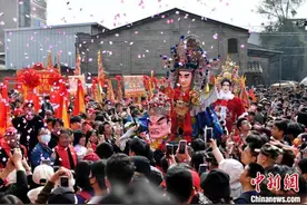 （新春走基层）侨乡长乐游神“火”到海外，缘何受欢迎？图片