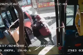 事发历下街头，监控记录下感人一幕图片