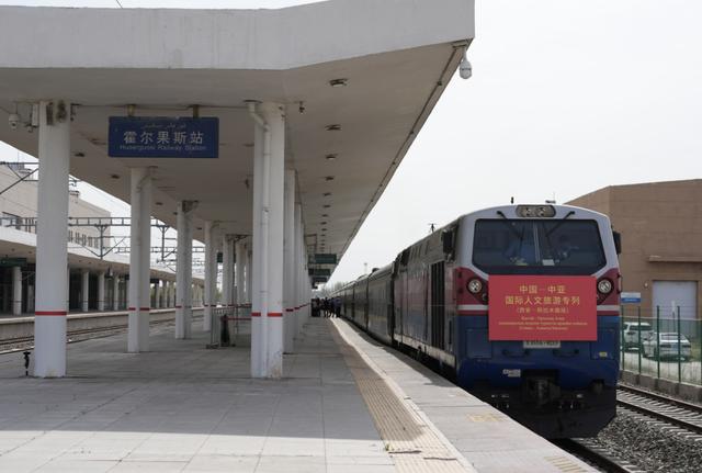 潮声丨驼铃声已远，“小众”中亚为何成出境游黑马