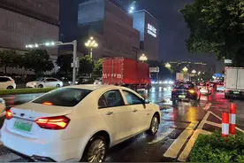 受台风影响，广州中心区6日晚高峰“严重拥堵”，较5日高一等级图片