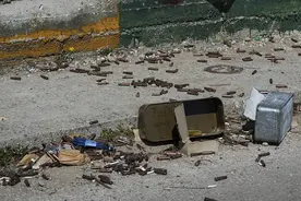 以军空袭叙利亚南部多处军事设施图片