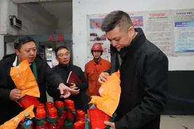 【今日关注】李巍在水城区鸡场镇督导煤矿安全生产和电煤保供工作图片