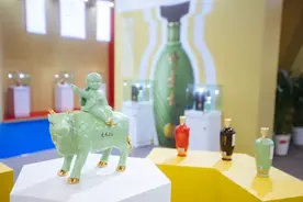 20家A股白酒企业上半年营收近2400亿元 6家企业贡献超九成利润图片