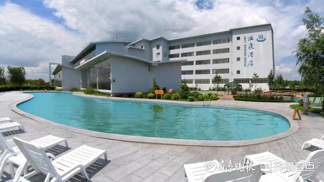 果然财经丨把山海泡进热水里！青岛温泉民宿的冬日“暖经济”密码