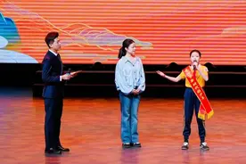 命运给她先天失聪的“馈赠”，她用音乐回赠世界图片