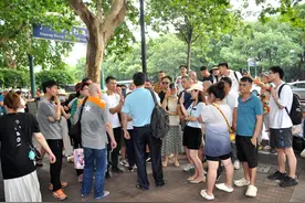 牌照极度稀缺，毛利堪比茅台：揭秘荐股直播间操盘手图片