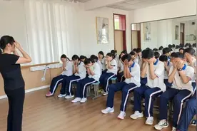 “深呼吸，慢慢来！”宁阳县泗店镇卫生院心理医生用科学方法帮中考学子按下情绪“暂停键”图片