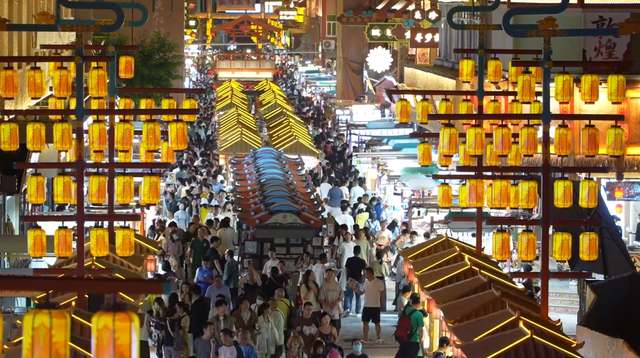 敦煌旅游热度持续上涨 文旅消费市场活力涌流