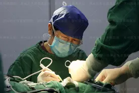 河南省第五例“双侧全耳再造+骨桥植入术”成功完成图片