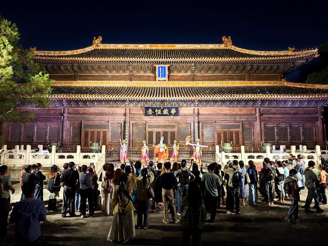 新华全媒头条丨双节相遇！“人文”与“经济”辉映共生