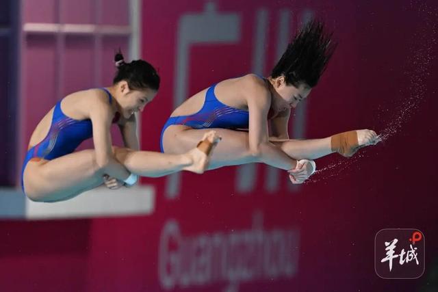 全红婵复出首战摘金	，现场下起“娃娃雨”，陈艺文、林珊点赞！